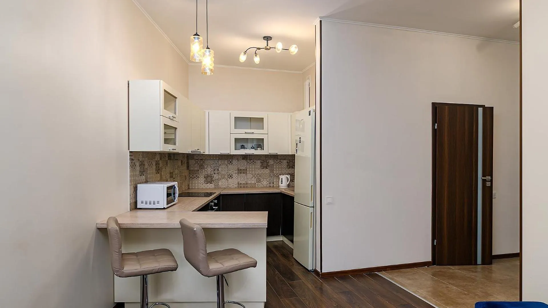 Lights Apartments With Two Bedrooms In The Center Of City 利沃夫