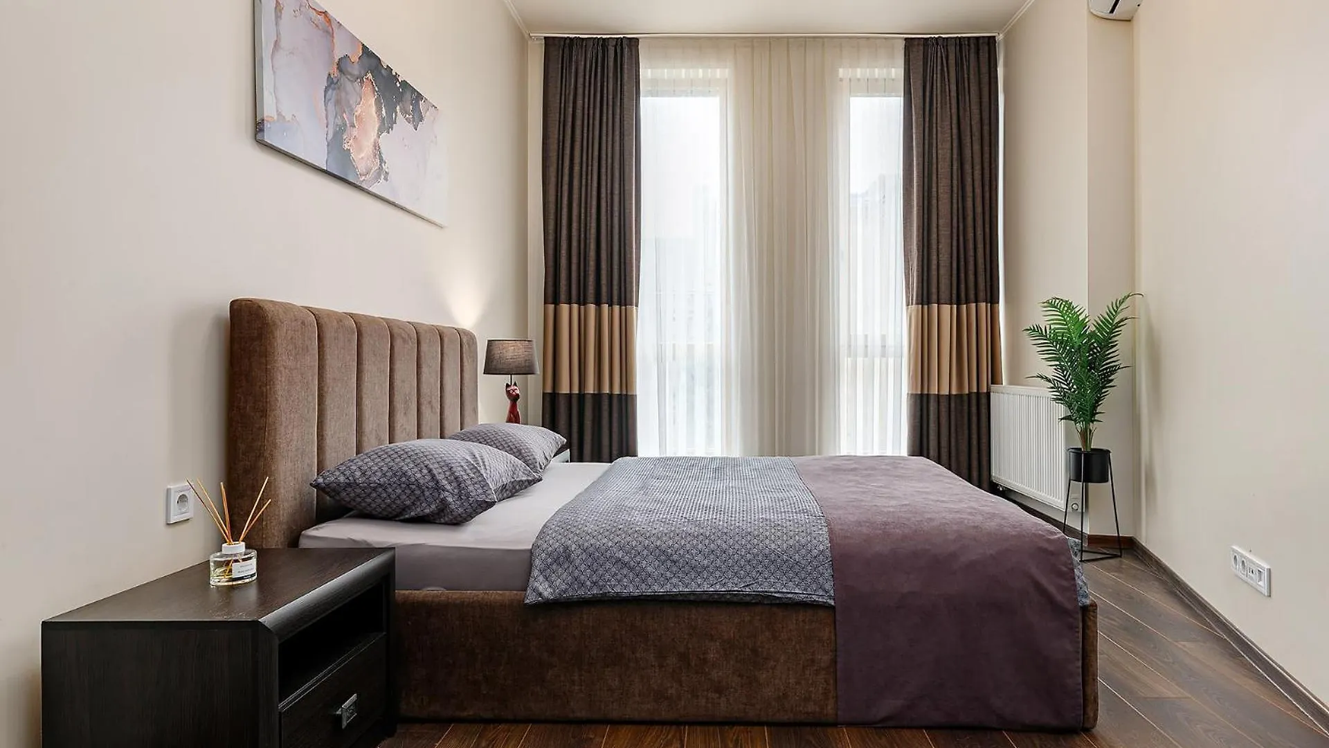 Lights Apartments With Two Bedrooms In The Center Of City 利沃夫